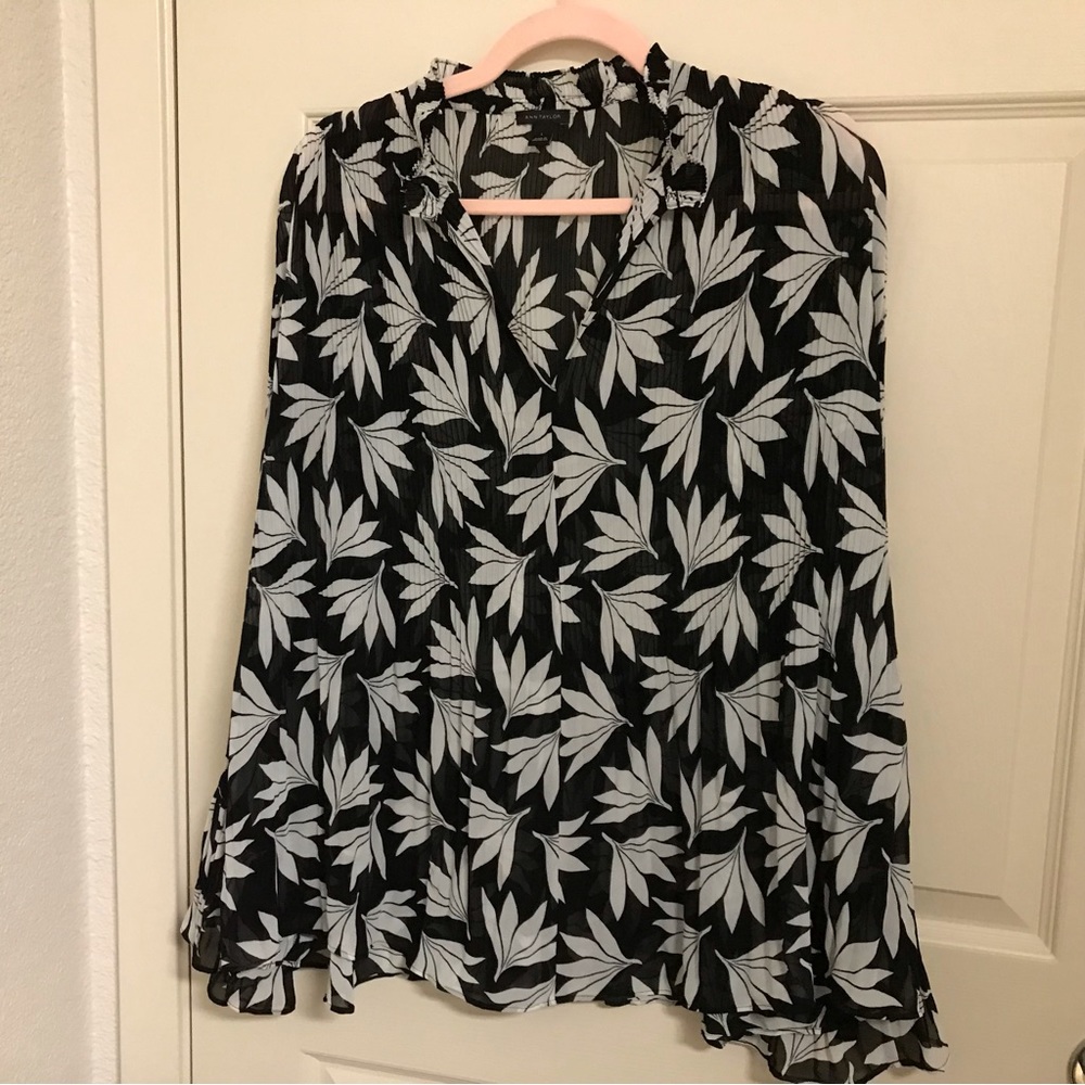 Ann Taylor Women’s Blouse Large